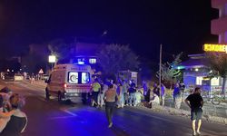 Motosiklet yayalara çarptı: 1 ölü, 2 yaralı