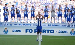 Porto, Hollandalı golcü Luuk de Jong'u renklerine bağladı