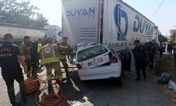 TIR'a çarpan otomobildeki 2 kardeş öldü