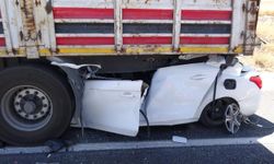 TIR'ın altına giren otomobilin sürücüsü öldü