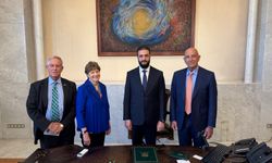 Şam’da görüşme trafiği: ABD’li Senatör, Mazlum Abdi ve Ahmed Şara ile buluştu