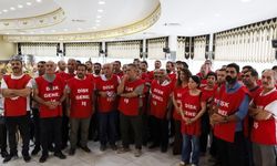 Kayyımın yönettiği belediyede işten çıkarılan işçiler: ‘Kürt olduğumuz için işten atıldık’