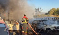 Yedieminde yangın: 5 otomobil ve 30 motosiklet yandı