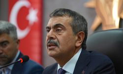 Bakan Tekin'den Özgür Özel'e şarkılı gönderme