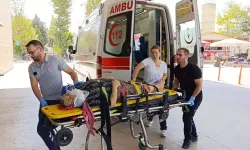 Oğlunun kullandığı traktörden düşen kadın ağır yaralandı