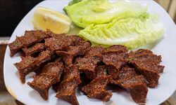 Adıyaman mutfağının vazgeçilmez tatlarından biri de çiğ köftedir