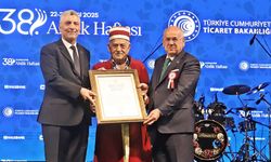 Ankara’nın Ahisi Baki Çınar’a beratını Bakan Bolat verdi