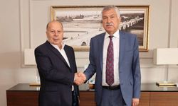 Belediye başkanının ofisine silahlı saldırı