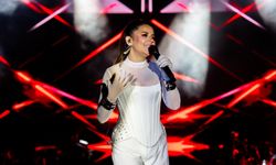Merve Özbey’den Ankara’da coşkulu konser