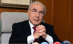 Eski Adana Büyükşehir Belediye Başkanı uçakta kalp krizi geçirdi
