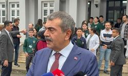 Nöbetçi öğretmen Bakan Tekin'i veli sandı