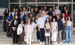 Etimesgut Belediyesi gençleri üniversite yolculuğunda yalnız bırakmıyor