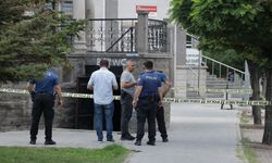 Cami tuvaletindeki kavgada bıçakla ağır yaralandı