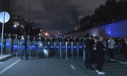 Dünya basını CHP İstanbul İl Başkanlığı önündeki polis barikatını nasıl gördü?