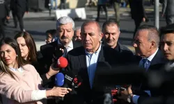 Gürsel Tekin Taksim’e çelenk bıraktı: 'Bina tartışmasının parçası olmayız'