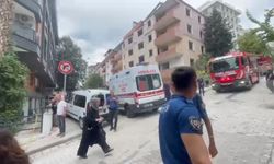 Küçükçekmece'de 5 katlı binada yangın; bir kişi hayatını kaybetti
