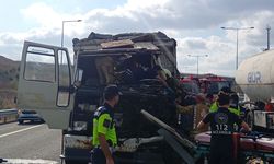 Kuzey Marmara Otoyolu'nda kamyonet TIR'a çarptı