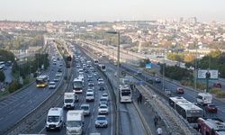 İstanbul'da yeni eğitim öğretim yılının ikinci gününde trafik yoğunluğu oluştu