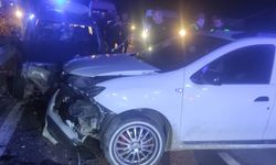 Karabük’te otomobiller çarpıştı: 2’si çocuk, 6 yaralı