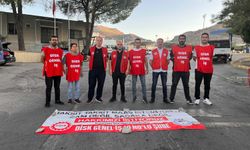 Karşıyaka'da işçiler, ana şantiye ve temizlik işleri şantiyesinde iş bıraktıklarını duyurdu