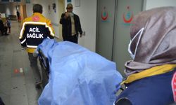 Kavgada birbirini bıçaklayan 2 kişi yaralandı