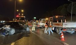 Kaza yapan sürücü otomobilini bırakıp kaçtı