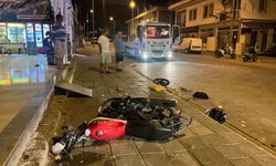 Manevra yapan otomobile çarpan, motosikletin sürücüsü öldü