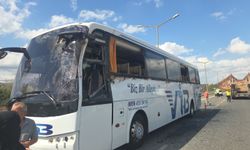 Otobüs, gemi çapası taşıyan TIR’a çarptı: 3 yaralı