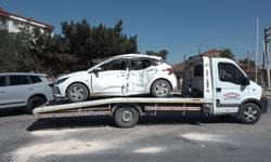 Otomobile çarpan motosikletin sürücüsü ağır yaralandı