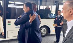 İstanbul’a gelen Özel’i, Özgür Çelik karşıladı