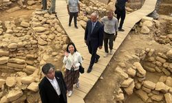 Bakan Ersoy: Göbeklitepe'de Neolitik Çağ'ın ritüellerine ışık tutacak insan heykeli bulundu