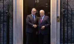 İngiltere Başbakanı Starmer, Filistin Devlet Başkanı Abbas ile görüştü