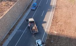 Ters yöne giren otomobille hafif ticari araç çarpıştı: 1 ölü, 3 yaralı