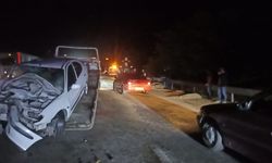 Tosya'da otomobil, traktörün römorkuna çarptı; polis adayı öldü, 5 yaralı
