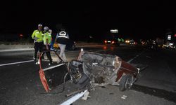 Kamyonetle otomobilin çarpışması sonucu 5 kişi öldü, 6 kişi yaralandı