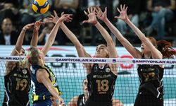 Sadettin Saran ilk kupasını kazandı | Vakıfbank 2-3 Fenerbahçe
