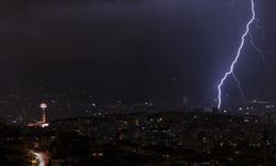 Ankara'da gök gürültülü sağanak etkili oldu