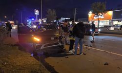 Bursa'da 3 aracın karıştığı zincirleme trafik kazası: 3 yaralı