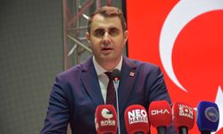 CHP İzmir İl Kongresi'nde Çağatay Güç, yeni il başkanı seçildi