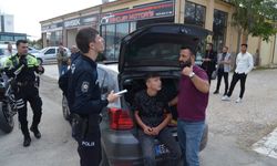'Dur' ihtarına uymayan sürücü, 14 yaşındaki çocuk çıktı