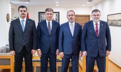 AK Parti’den İzmir Büyükşehir Belediye Başkanı Cemil Tugay’a ziyaret