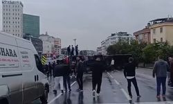 Büyükçekmece D-100 Karayolu'nda TIR devrildi, yol trafiğe kapatıldı