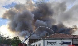 İzmir'de korkutan depo yangını