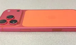 iPhone 17 Pro kullanıcıları tepkili: Rengi pembeye döndü