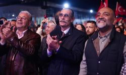 Etimesgut’ta Cumhuriyet’in 102. yılı Levent Yüksel konseriyle taçlandı