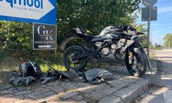 Minibüsle çarpışan motosikletin sürücüsü ağır yaralı