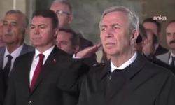 Mansur Yavaş, hakkında soruşturma izni isteyen Başsavcı ile el sıkıştı; işte o anlar!