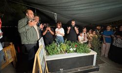 Tahliye edilen aile üyelerinden Narin Güran’ın mezarı başında adalet nöbeti