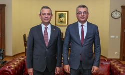 Özgür Özel: Kardeş partimiz CTP'nin lideri Tufan Erhürman'ı yürekten kutluyorum