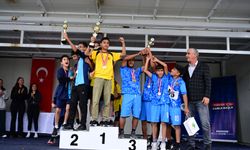 Mamak’ta öğrenciler cumhuriyet için koştu